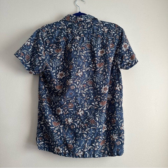 A&F • Linen Blend Floral Print Short Sleeve Shirt - Picture 6 of 7